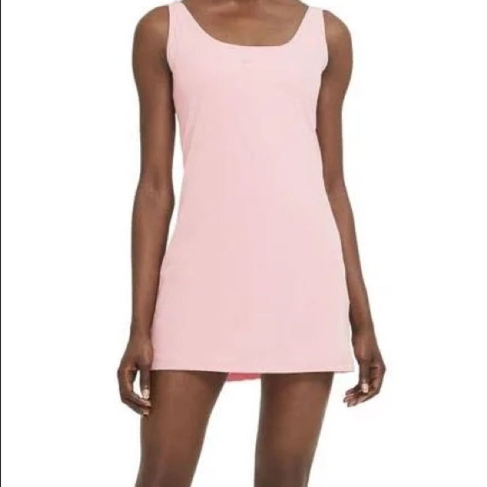 Nike Luxe Training Dress Pink Bliss Large Built-In Shorts Slim Fit NWT - Picture 3 of 6